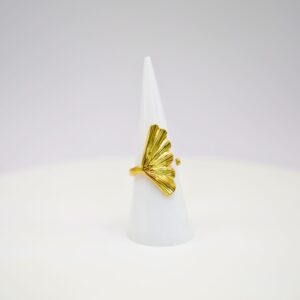 Elegant Shell Ring