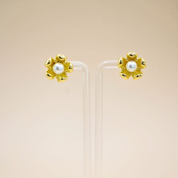 Golden Flower Touch