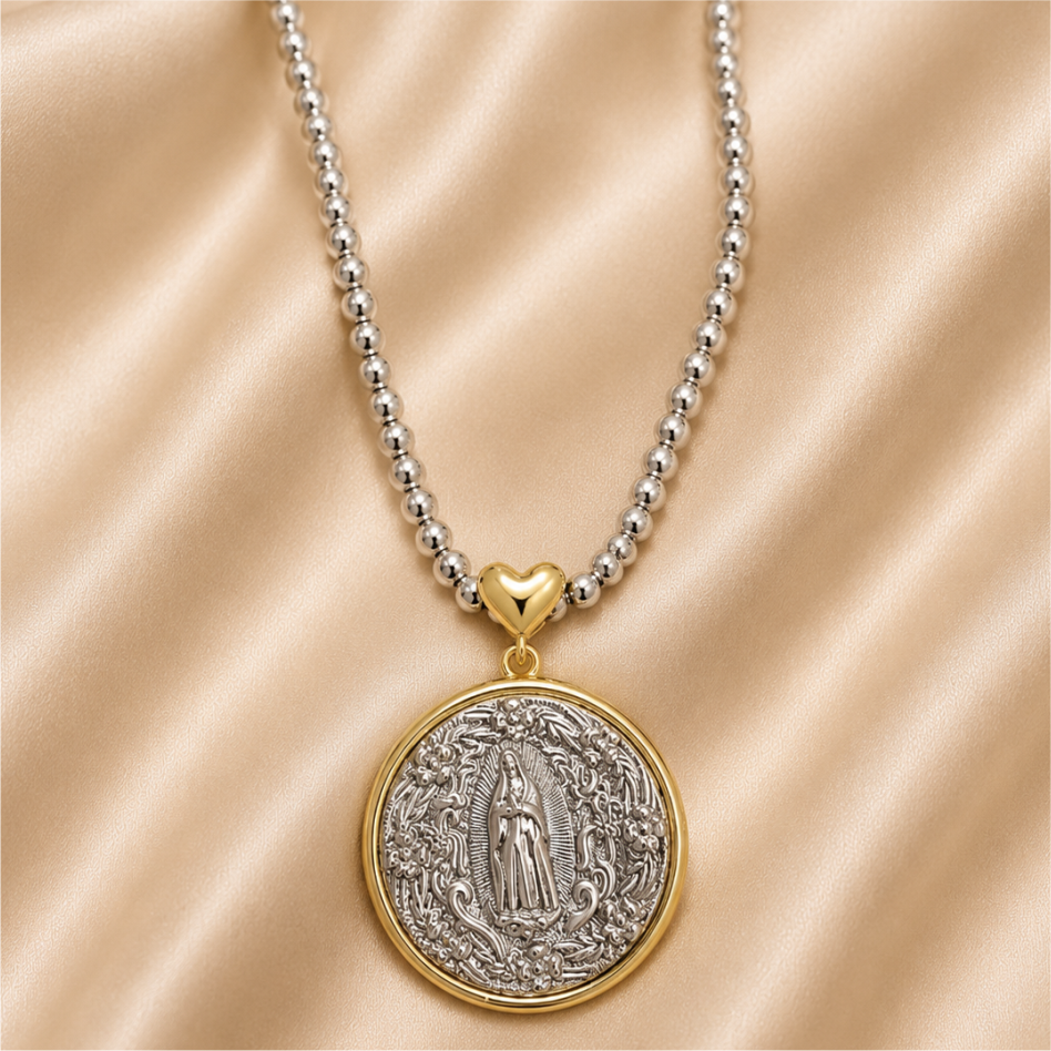 Gold Medallion Necklace 008